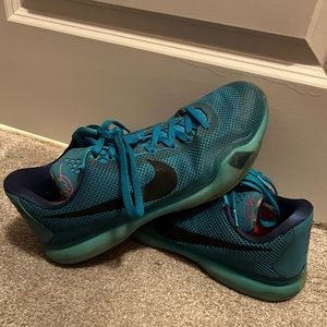 Kobe Nike Basketball Shoes Teal Size 12